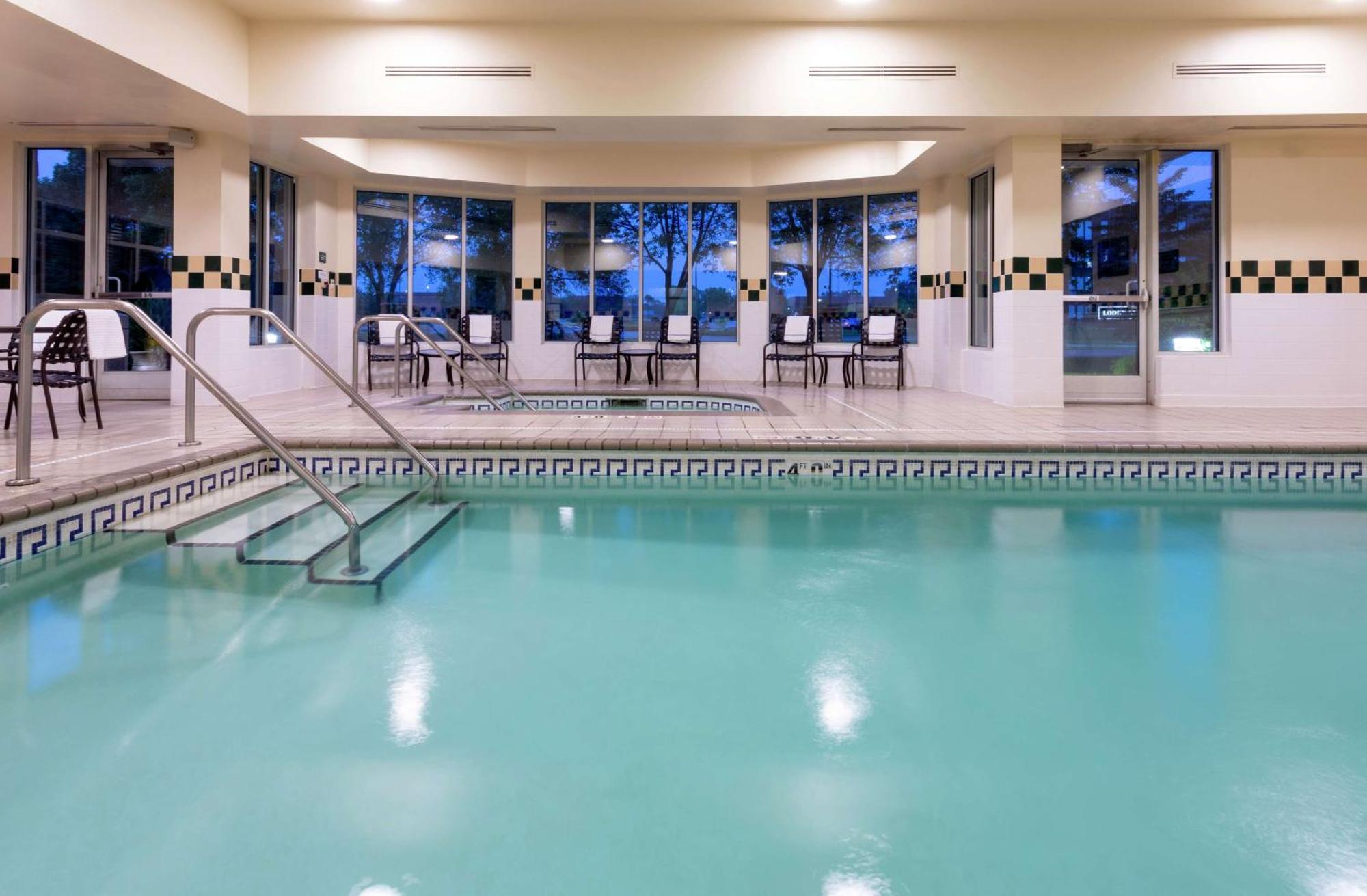 Hilton Garden Inn Minneapolis Saint Paul-Shoreview Exterior photo